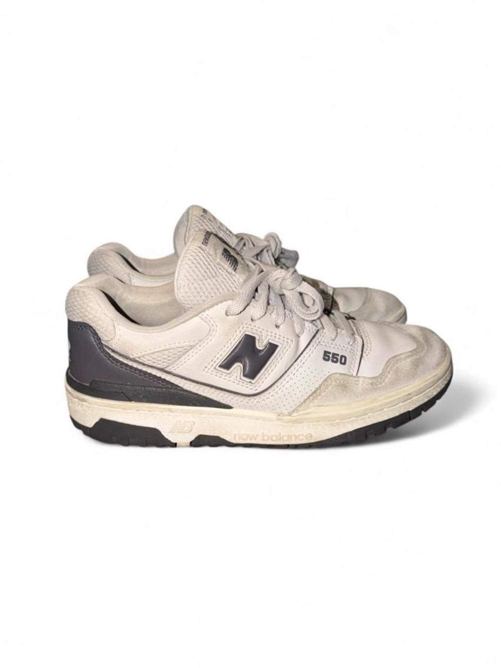 New Balance 550 White Sneakers Shoes Mens 7 / Womens 8.5